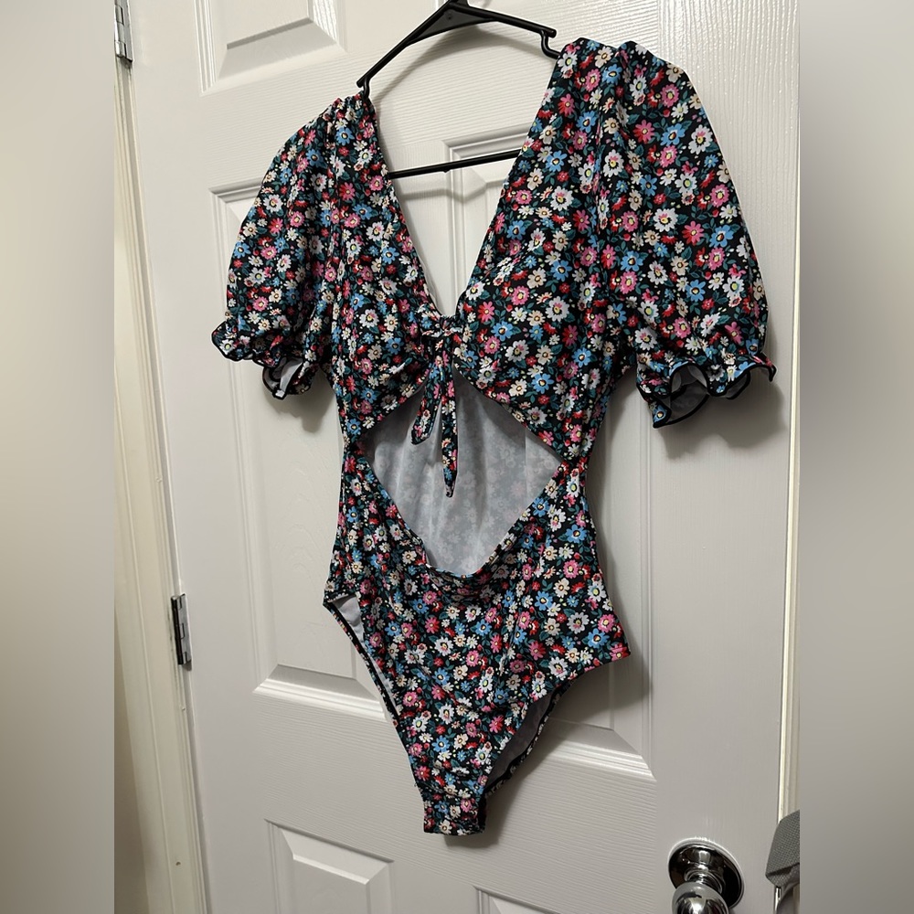 SHEIN puffer sleeve floral one piece swimsuit